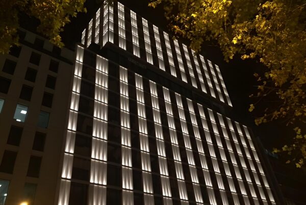 Iluminación hotel fachada