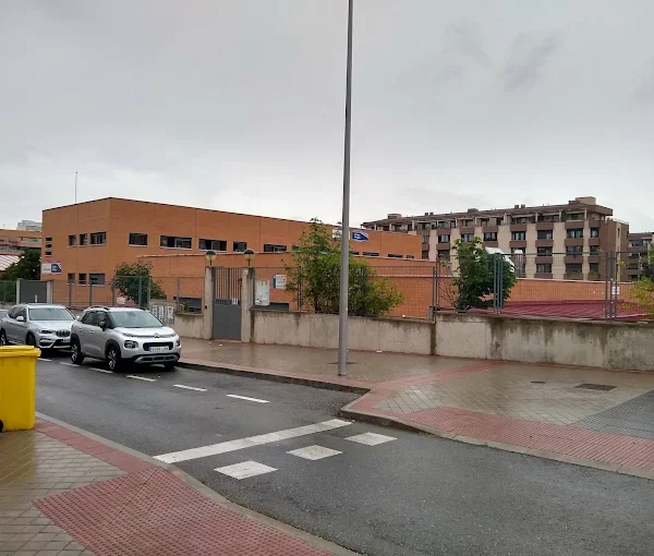Centro de educación infantil, primaria y secundaria Gabriela Mistral